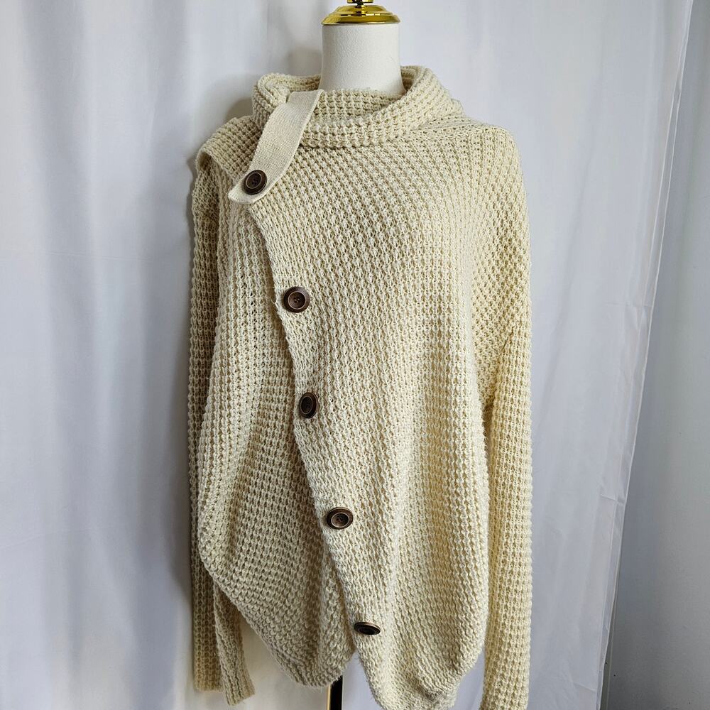Ladies XL Oversized Knit Asymmetrical Cream Capsule Cottage